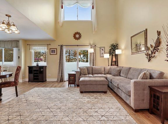 4th image of 728 E Whispering Oaks Ct