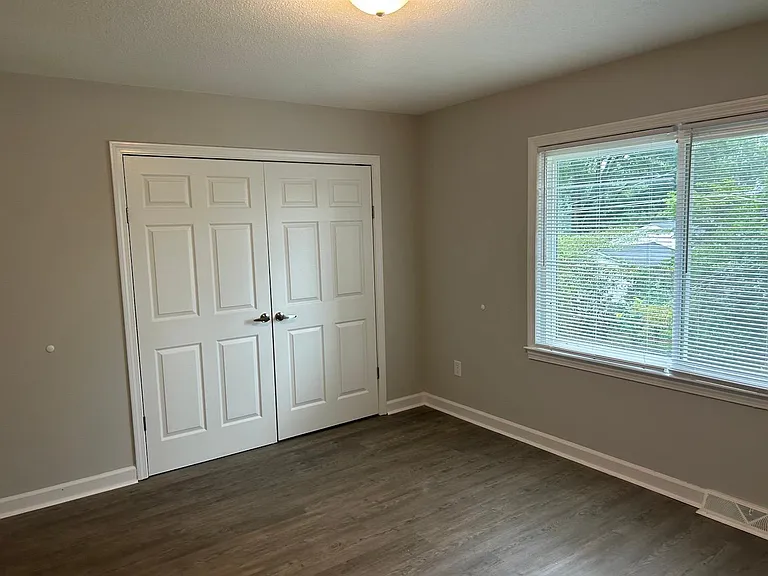 101 Plaza Oaks Rd #6 — Photo 3