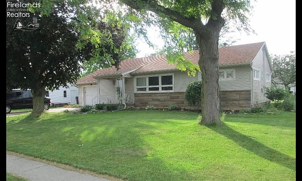 1st image of 824 Kilbourne St