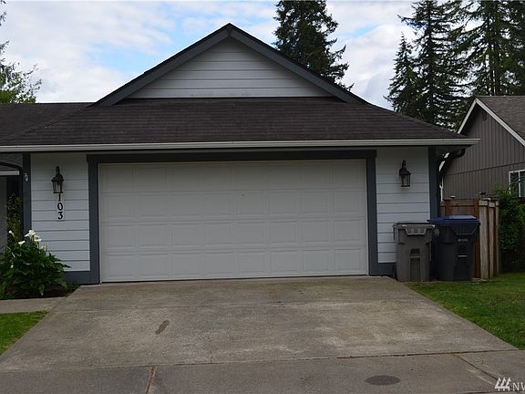 3rd image of 103 Blossom Ln