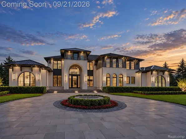 600 Chase Ln, Bloomfield Hills, MI 48304
