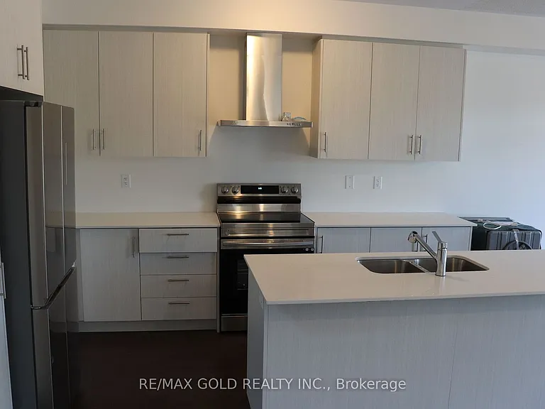 147 Shepherd Dr — Photo 1