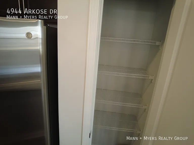4944 Arkose Dr — Photo 11