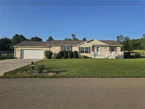 304 Bennington Rd N, Hopwood, PA 15445