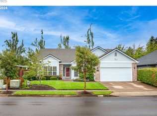 945 Old Orchard Ln, Springfield, OR 97477