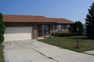 2290 Shirlene Dr photo 1
