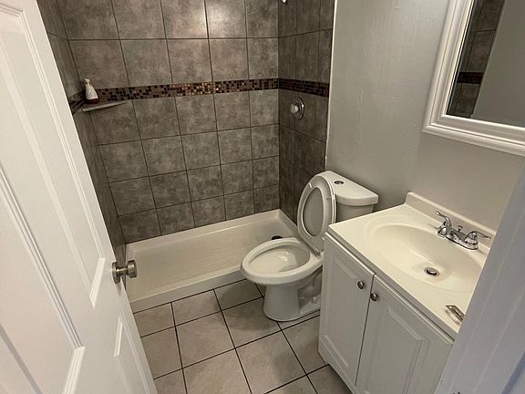 4th image of 2939 W Townley Ave