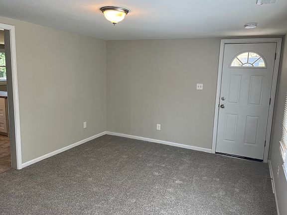 3rd image of 915 Hammond Ave
