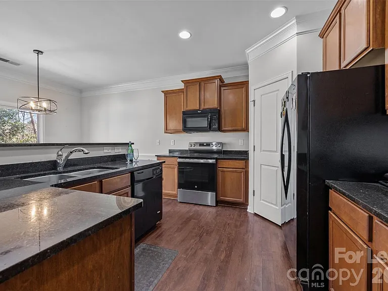 2707 Hunters Moon Ln — Photo 9