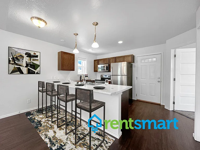 2245 South Ave W #201 — Photo 3