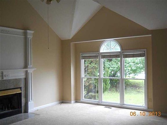 3rd image of 302 High Chaparral Dr