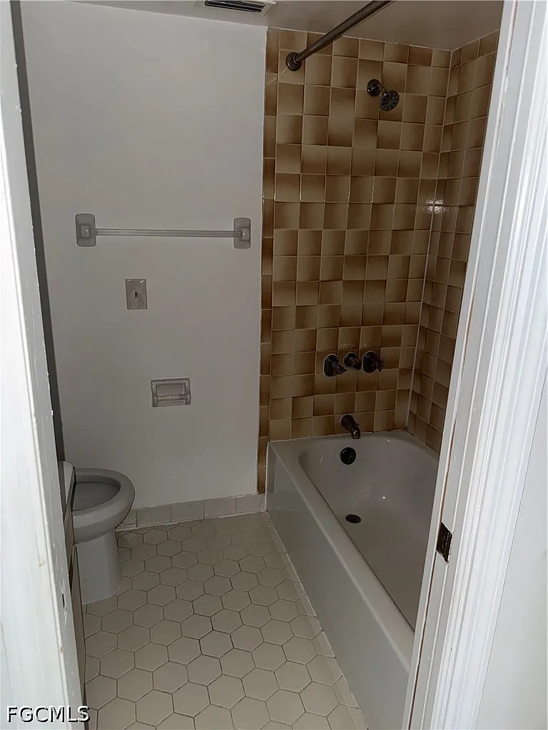 22523 Westchester Blvd — Photo 2