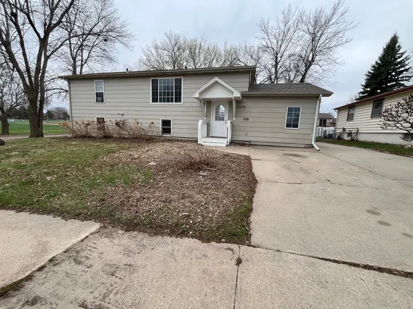 3917 E 18th St, Sioux Falls, SD 57103