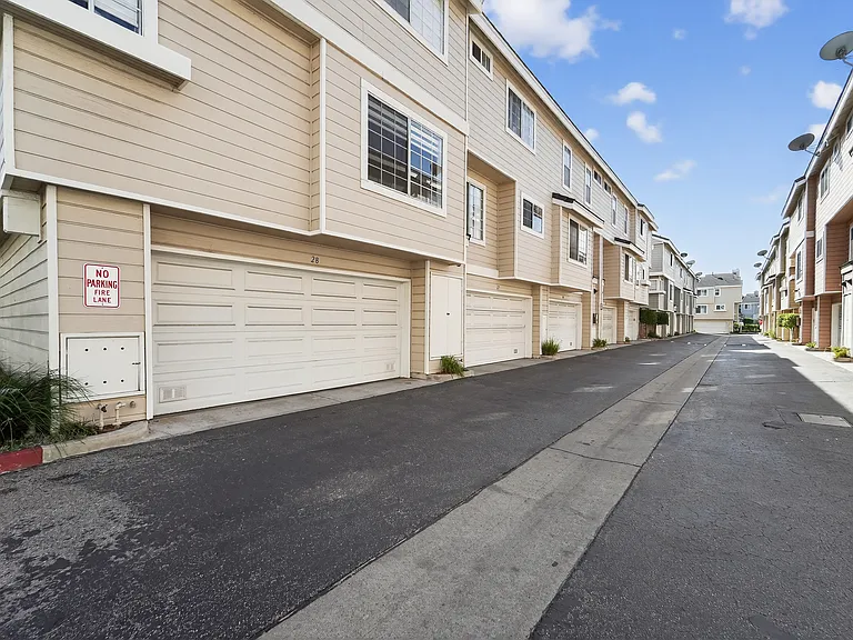 2800 Plaza Del Amo — Photo 13