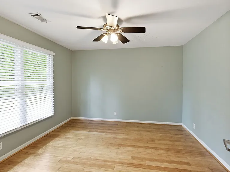 913 Magnolia Ct W — Photo 17