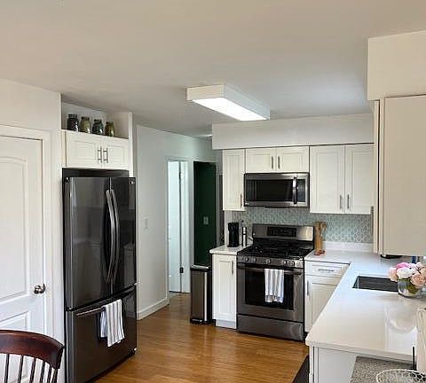 3rd image of 5935 S Ivanhoe Ave