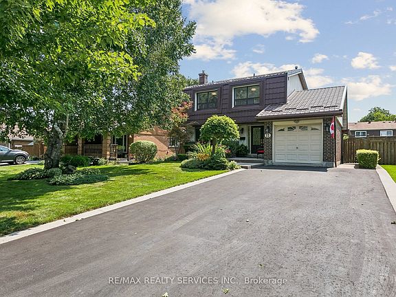 2nd image of 11 Longbourne Cres