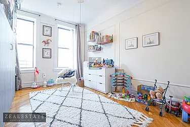 Rented by ZealEstate Group Inc