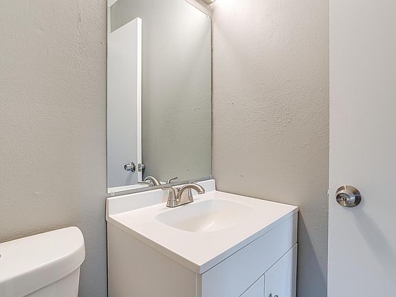 3rd image of 304 Kessler Dr