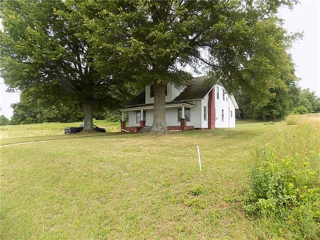 2nd image of 1584 State Highway 90 W