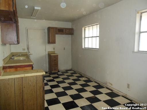 3rd image of 5238 VILLAGE GLEN DR
