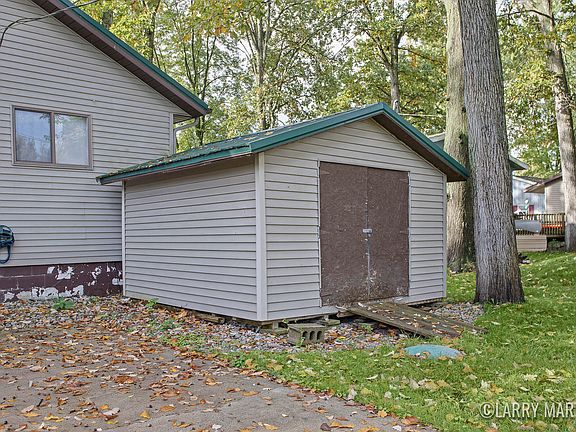 2nd image of 1106 Brooks Rd