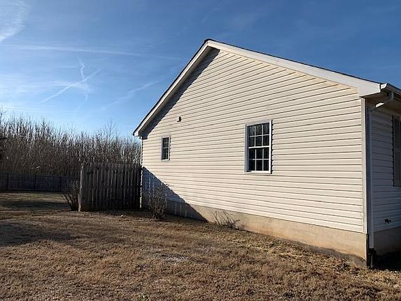 5th image of 653 Cornfield Ln