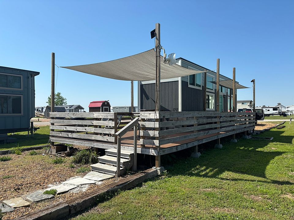 1st image of 6397 Peninsula Rd #132