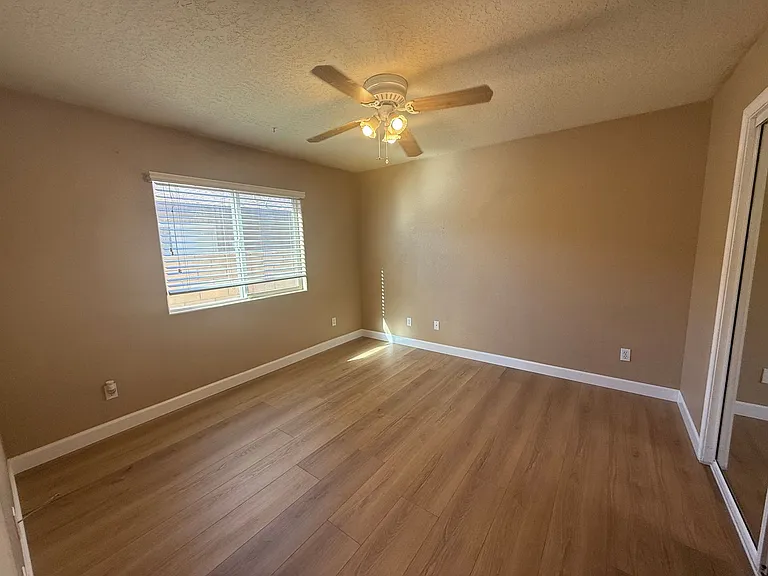 13425 Spring Valley Pkwy — Photo 31