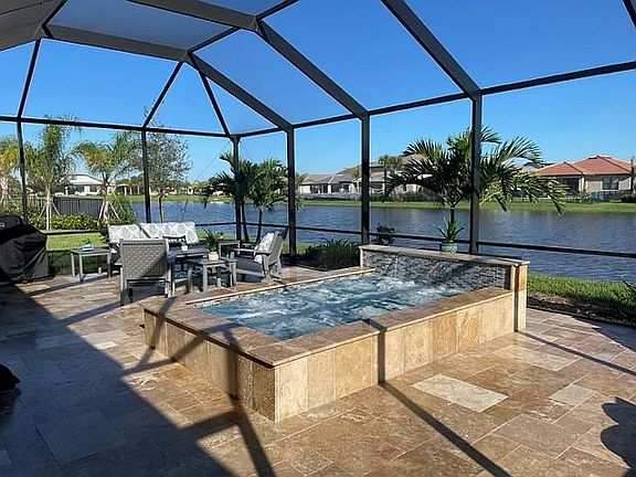 3rd image of 639 SE Villandry Way