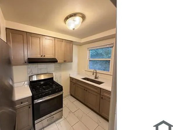 9384 Rutherford St APT 2, Detroit, MI 48228