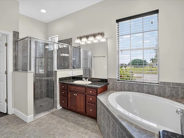 5218 Lake Toscana Dr — Photo 27
