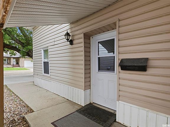 5th image of 2157 Francis STREET