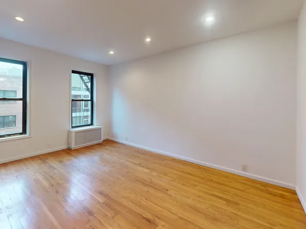 418 East 74th Street image 4 of 8