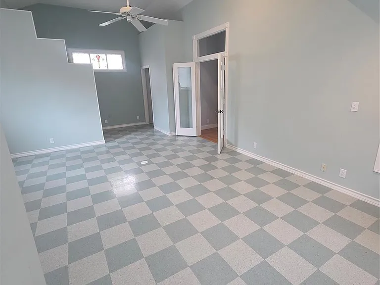 4531 Palmetto St — Photo 16