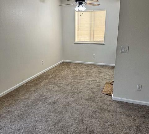 4th image of 219 Daisy Ave