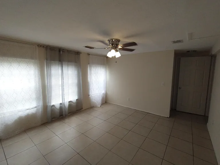 1001 Santa Barbara Dr — Photo 15
