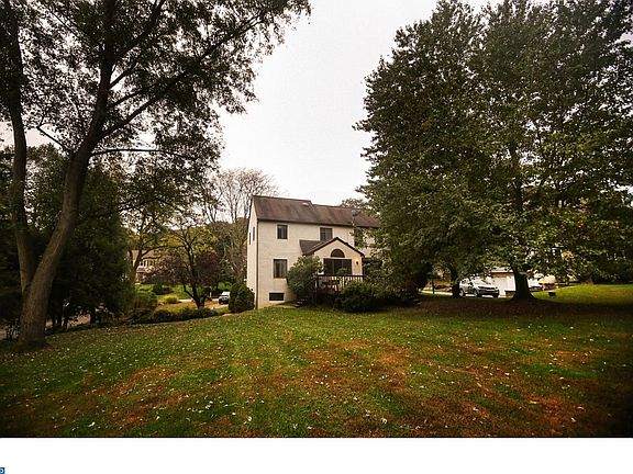 3rd image of 1721 Justin Ln