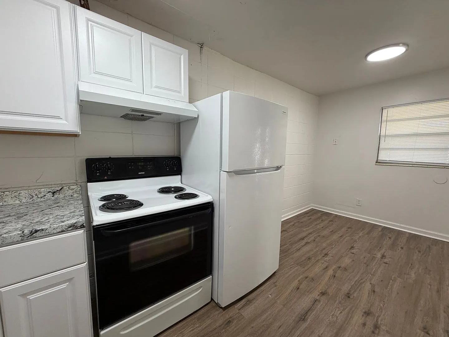1 Bedroom Apartment in Arlington — Photo 4