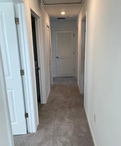 622 Papillon St SW — Photo 18