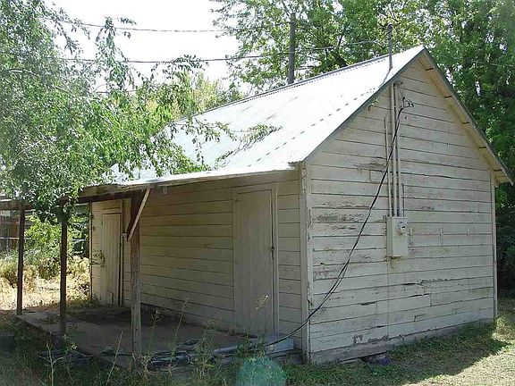 2nd image of 710 N Elm Ave