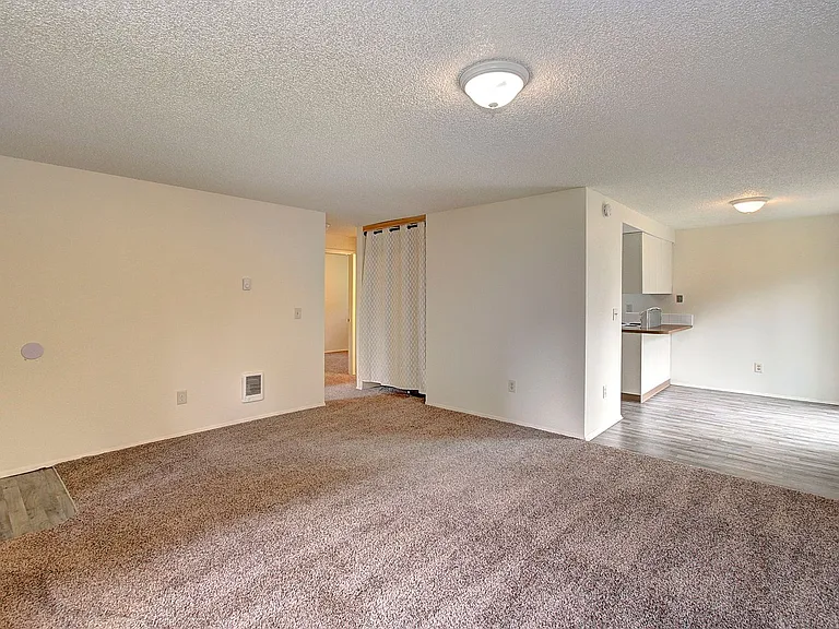 10509-10523 NE 10th St — Photo 6