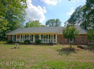 1176 Shoreland Dr, Sumter, SC 29154