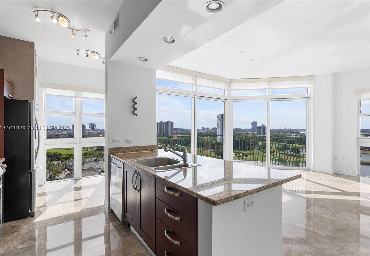 19900 E Country Club Dr APT TS10