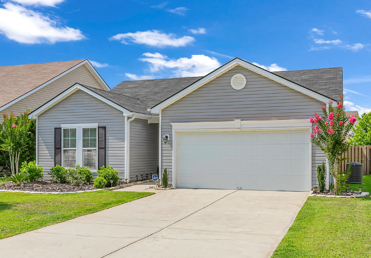 3 bed, 2.0 bath, 1432 sqft, $3,450 — Photo 1