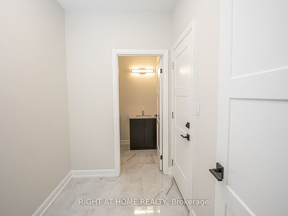 3rd image of 3909 Mitchell Cres