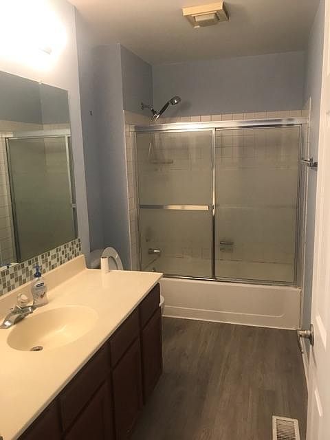 1st image of 688 Grosse Pointe Cir