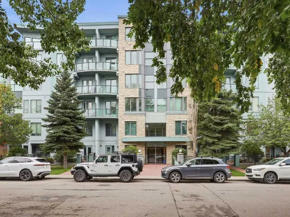328 21st Ave SW #210, Calgary, AB T2S 0G8