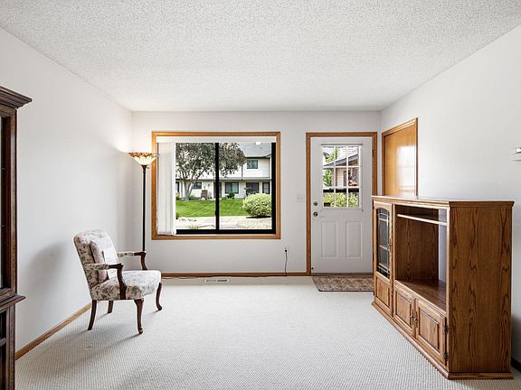 5th image of 5305 Orleans Ln N APT 6