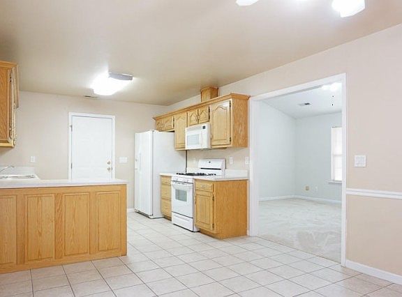 5th image of 78 Bunker Dr